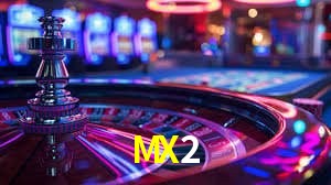 Escena dinámica inspirada en casino con iluminación MX2, cartas, fichas e íconos de juegos digitales en un espacio moderno de juegos.